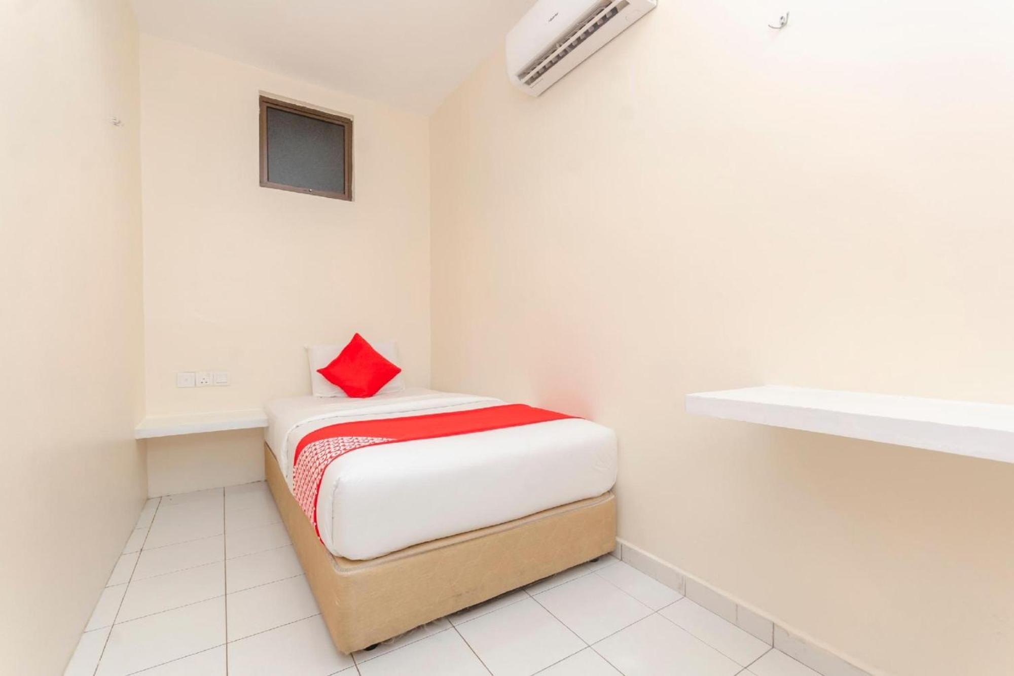Skudai Hotel Exterior photo
